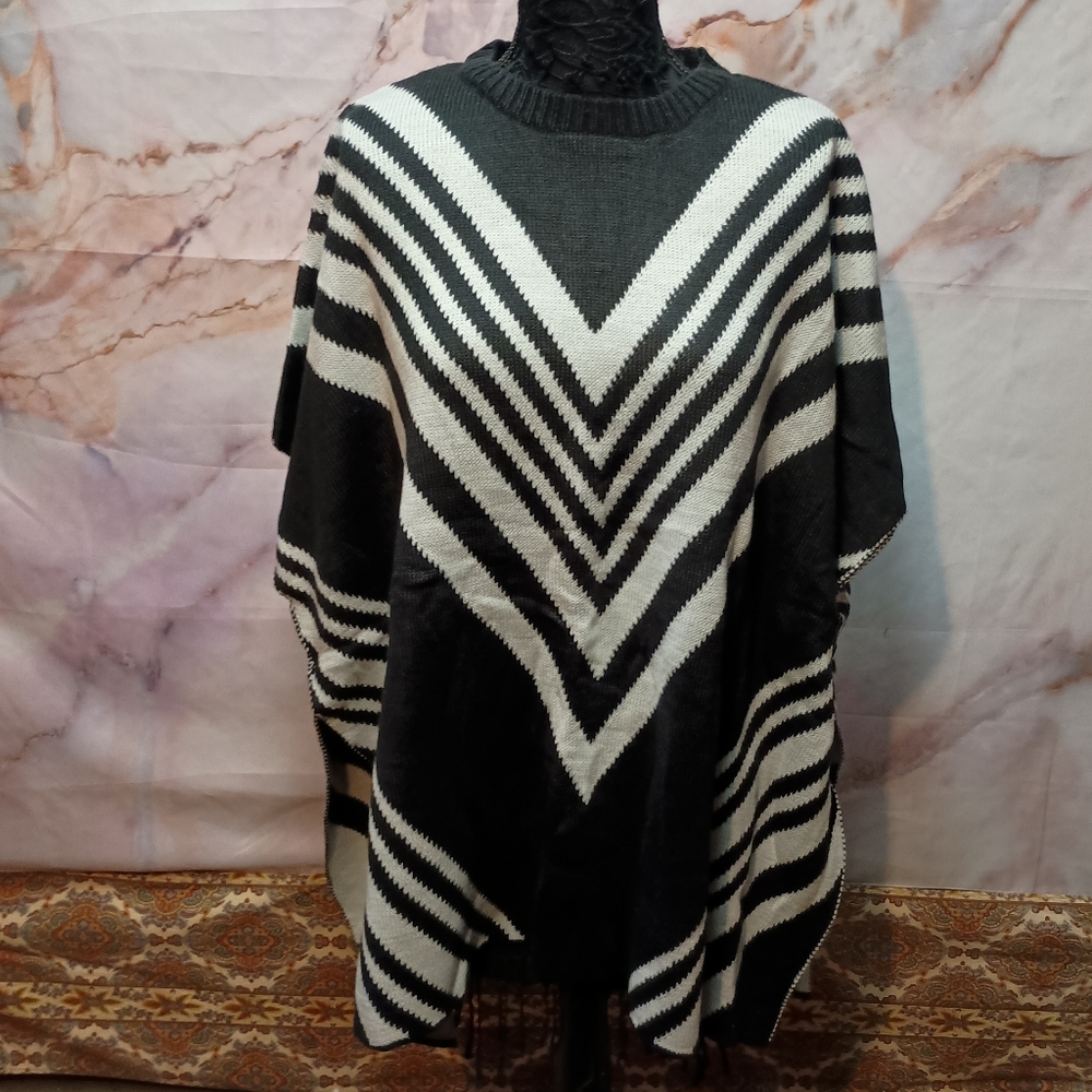 NWT‎ August Silk Striped Black & White Sweater Poncho